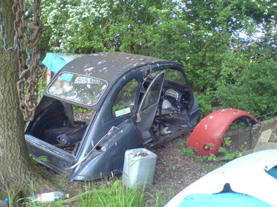 Cool 2cv photos-Peter Cross'paddock 007.JPG