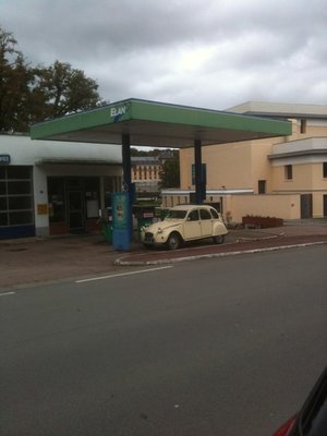 2CVSpotted3.jpg
