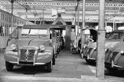 usine citroen 1960s.jpg