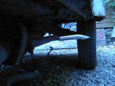 molly 2cv exhaust side..jpg